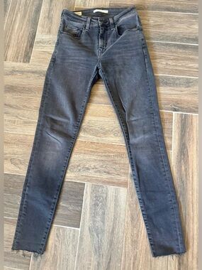 Levi’s High Rise 721 Black Skinny Jeans